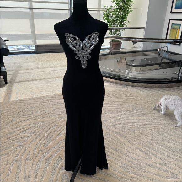 Vintage Mermaid Fit Strapless Black Evening Gown with Silver hand beads
